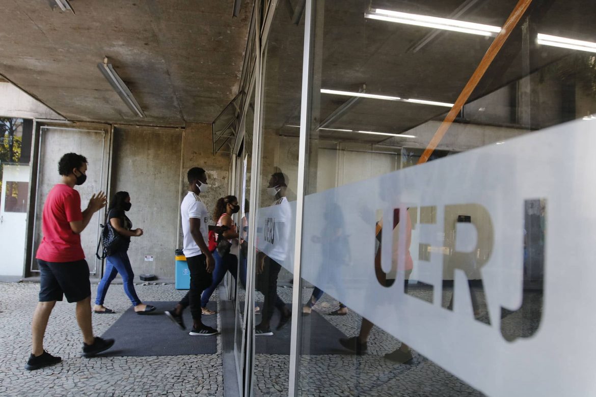Distopia à brasileira: a cruzada negacionista contra as Universidades
