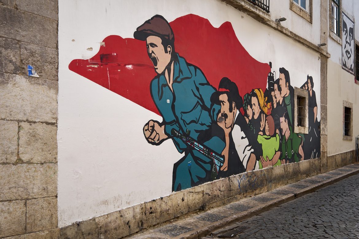 Em uma esquina qualquer de Alfama