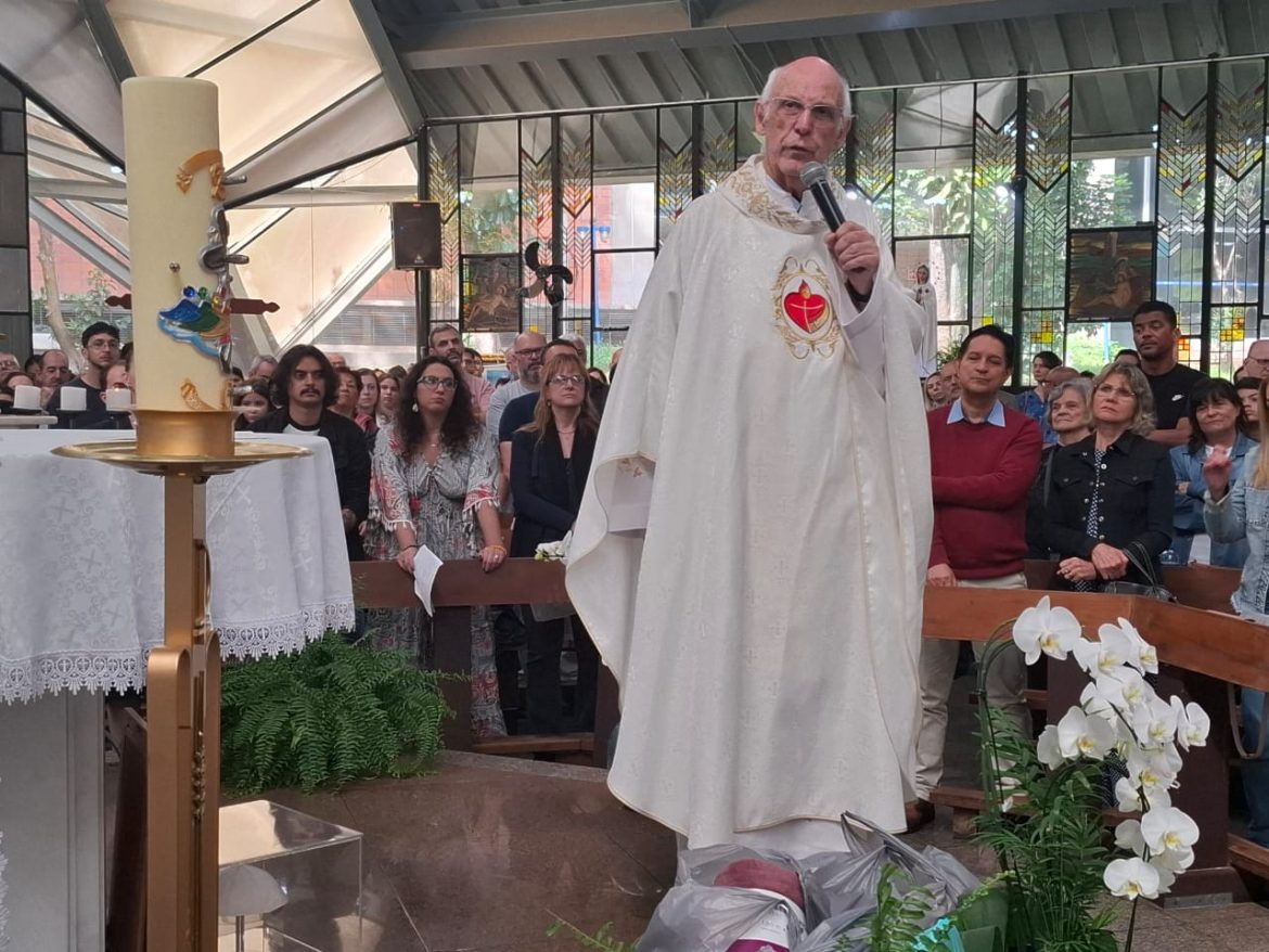 Com Padre Júlio Lancellotti – A Missa como Ato Político de Amor e Resistência